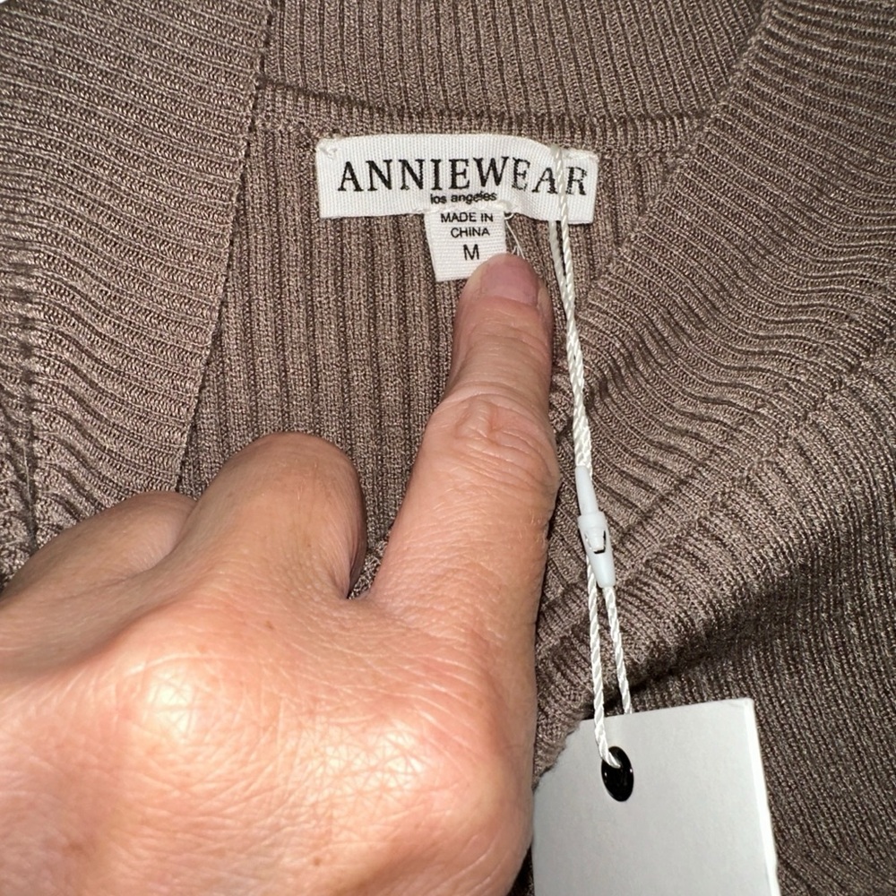 Taupe rubbed open front NWT tan ribbed pull on top - Picture 2 of 4
